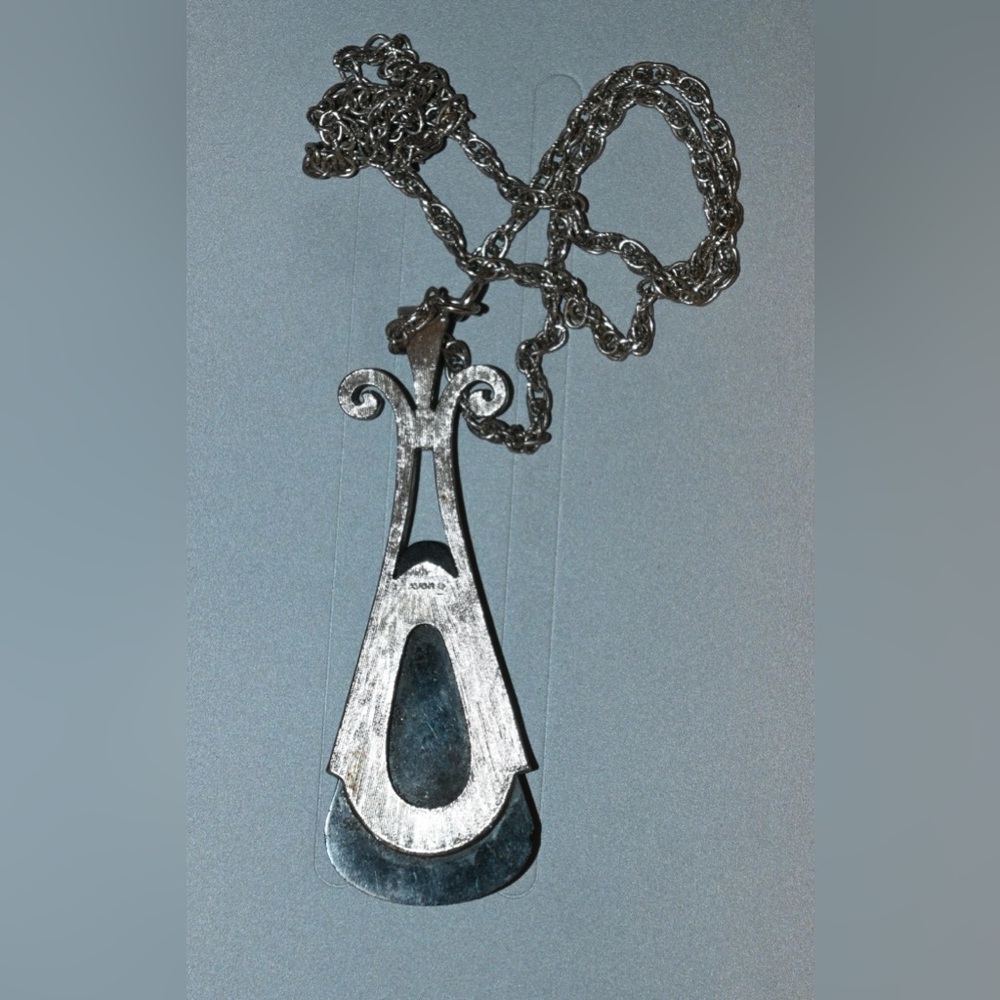 Artistic Silver and Black Necklace vintage Avon